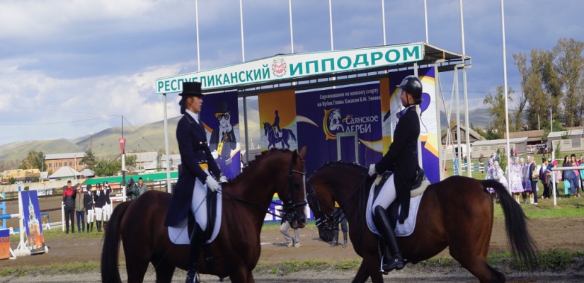 На Республиканском ипподроме состоялось «Саянское дерби»