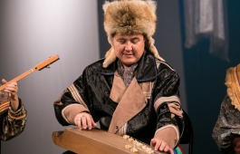 Юбилей творческой зрелости отмечает народный артист Хакасии Кучен Ай Чарых Сайын