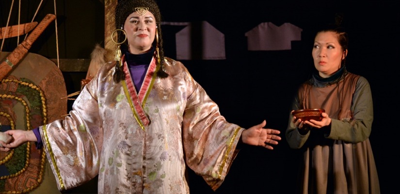 Театр «Читiген»: жизнеутверждающая комедия для жителей Хакасии