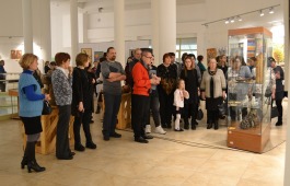 В Национальном музее Хакасии открылась межрегиональная выставка мастеров декоративно-прикладного искусства «Сибирская радуга»