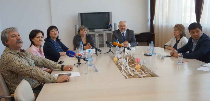 В Министерстве культуры Хакасии состоялась пресс-конференция, посвященная Всемирному дню театра