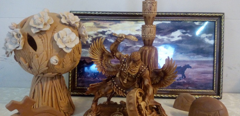 Центр культуры приглашает жителей Хакасии познакомится с новыми выставками декоративно-прикладного, изобразительного и фотографического искусства