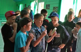 Дети, отдыхающие в оздоровительном лагере «Берёзка», познакомились с традициями и культурой хакасского народа