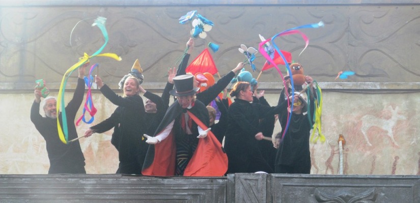 Скоро на крыше театра кукол «Сказка» состоится открытие театрального сезона