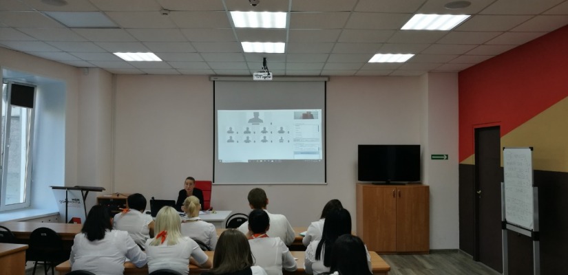 Сотрудник Национального архива Хакасии провела обучающий семинар для специалистов Многофункционального центра республики