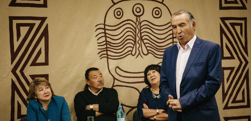 Театр «Читiген» почтил память основателя театра Василия Ивандаева