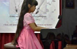 Ширинская детская музыкальная школа имени А.И. Раздобарина получила пианино в рамках нацпроекта