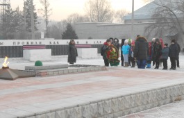 В поселке Усть-Абакан отметили День Неизвестного солдата