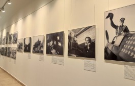 В главном музее Хакасии продолжает свою работу фотовыставка «Великая Отечественная война глазами фотокорреспондентов и художников»