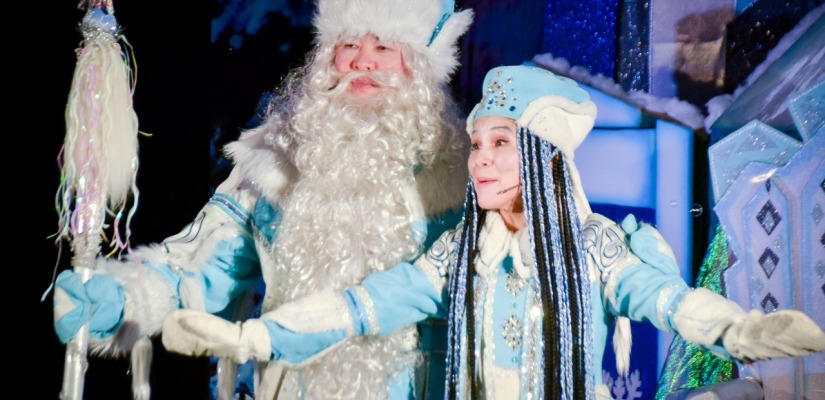 Хакасский национальный драматический театр им. А.М. Топанова продолжает создавать праздничную атмосферу юным жителям республики