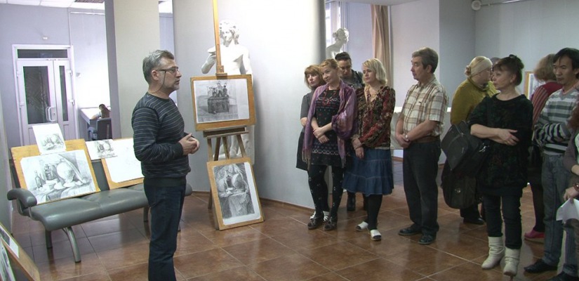 Профессор из Красноярска проводит мастер-классы для преподавателей художественных школ Хакасии