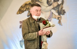 Заслуженные награды во Всемирный  день театра  получили  деятели Хакасского национального театр имени А.М. Топанова