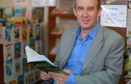 Презентация книги Владимира Топилина «Волчье золото» в Национальной библиотеке имени Н. Г. Доможакова