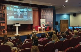 Директор Хакасской республиканской детской библиотеки участвует  в ежегодном совещании директоров библиотек РФ, обслуживающих детей