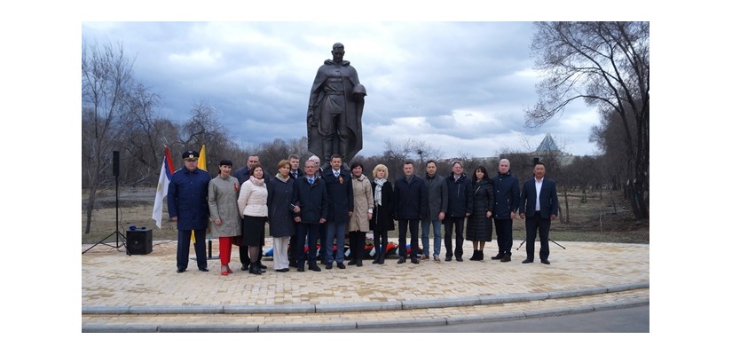 В Георгиевском саду Абакана отдали дань памяти воинам, отстоявшим нашу Родину в боях с немецко-фашистскими захватчиками